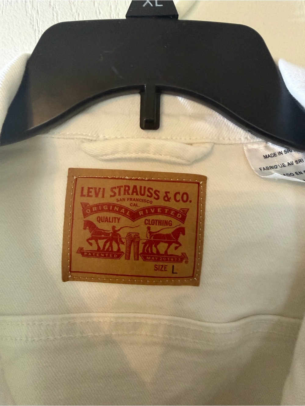 Levi's White Denim Jacket with Tan Leather Patch - Picture 3 of 3
